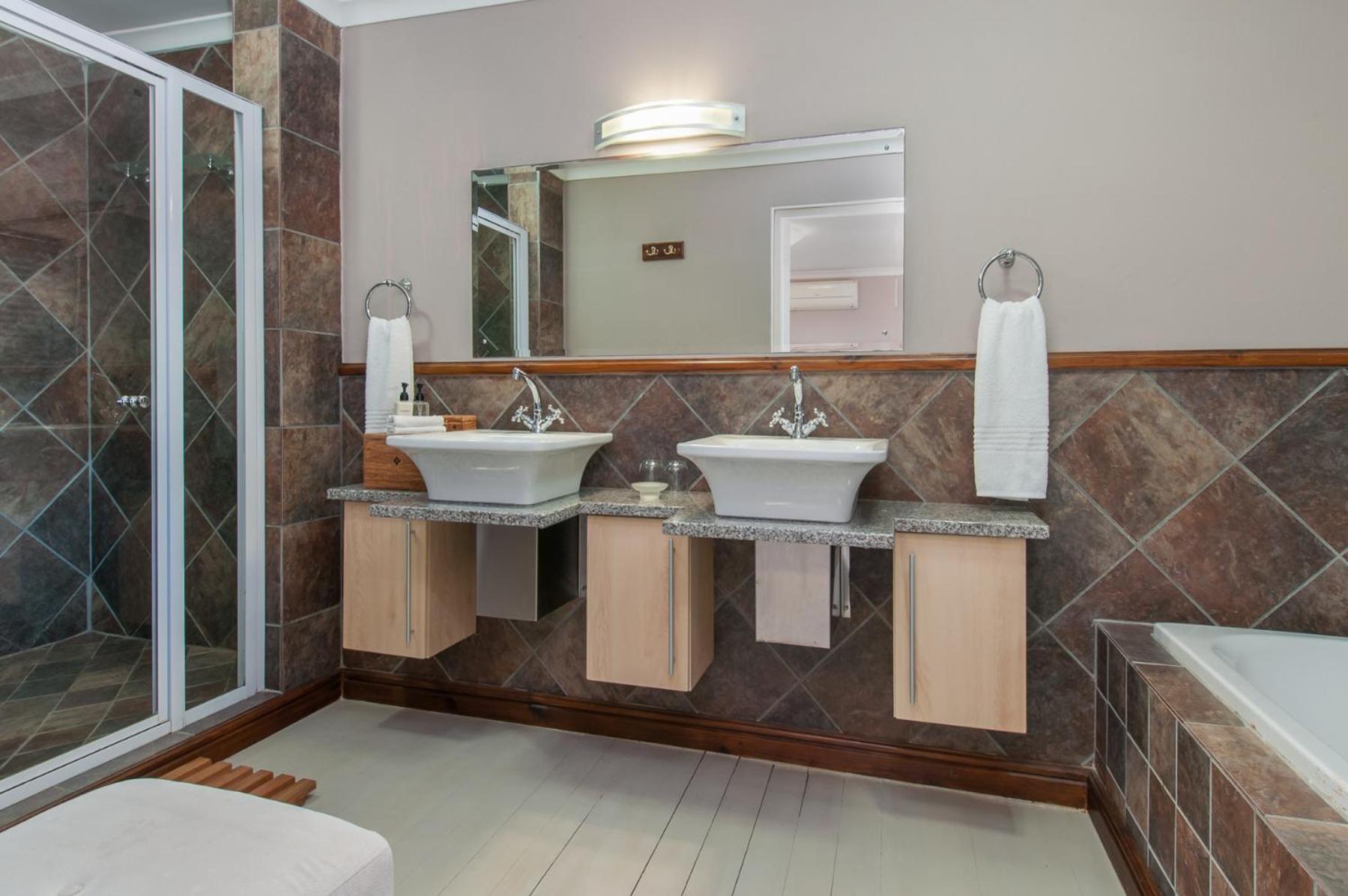 Whale Away Guest House Hermanus Exteriör bild