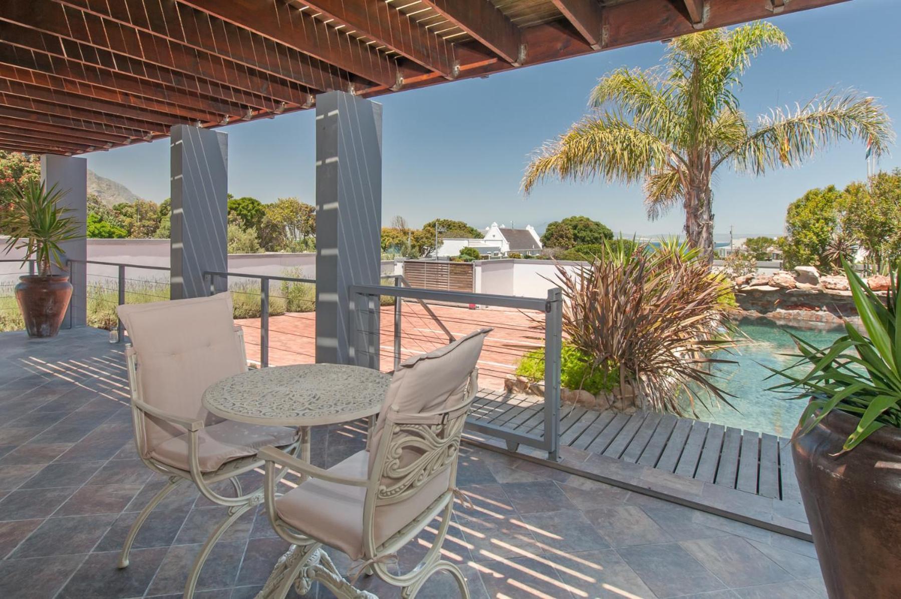 Whale Away Guest House Hermanus Exteriör bild
